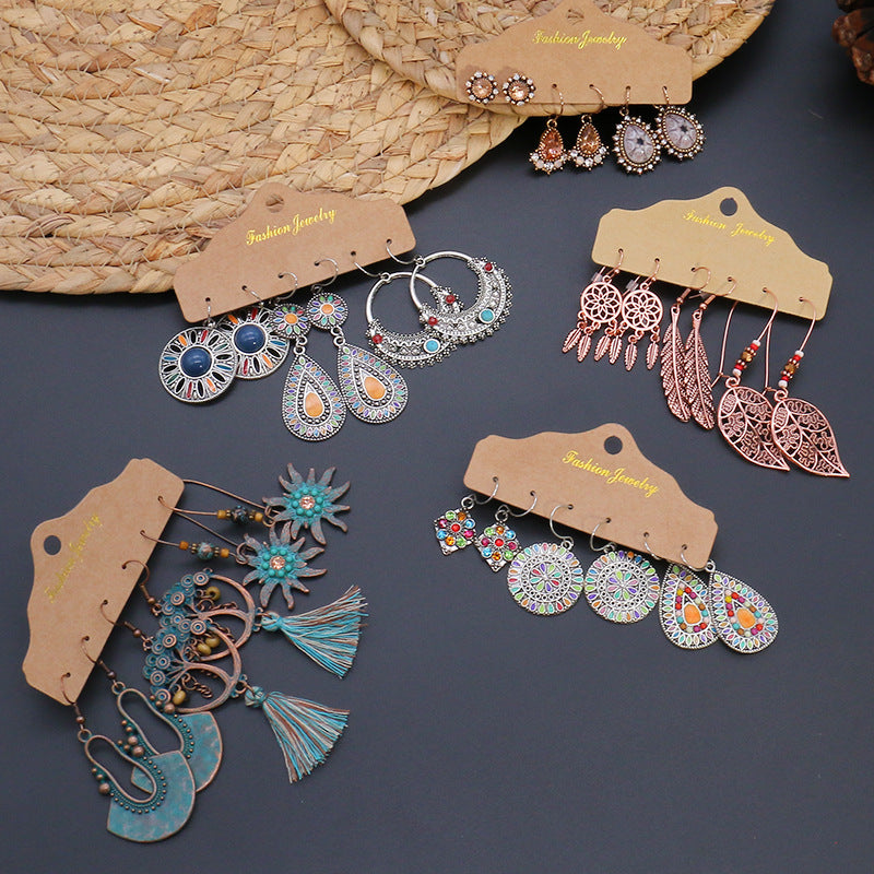 Vintage teardrop earrings in alloy