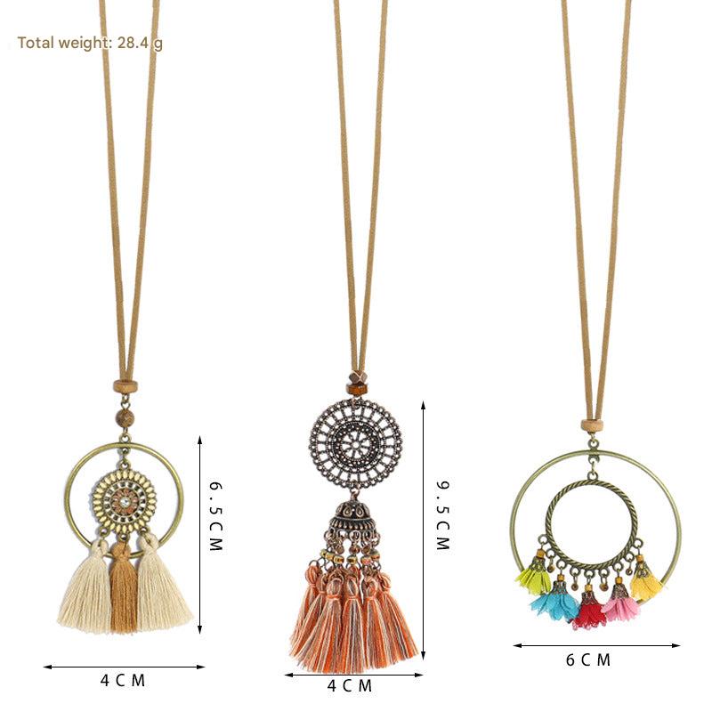 Layered look with long necklace image 6