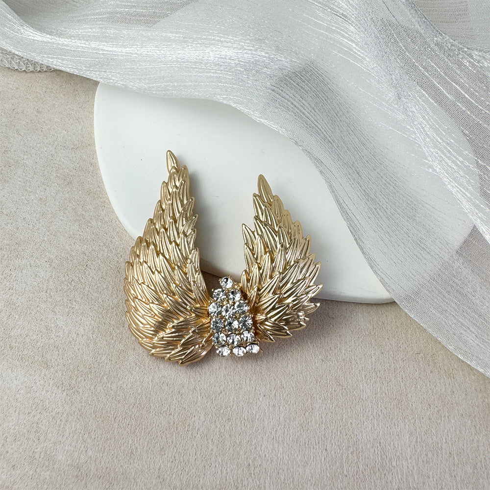 Vintage Wing Lapel Pin – Gold-Plated Brooch Image 1