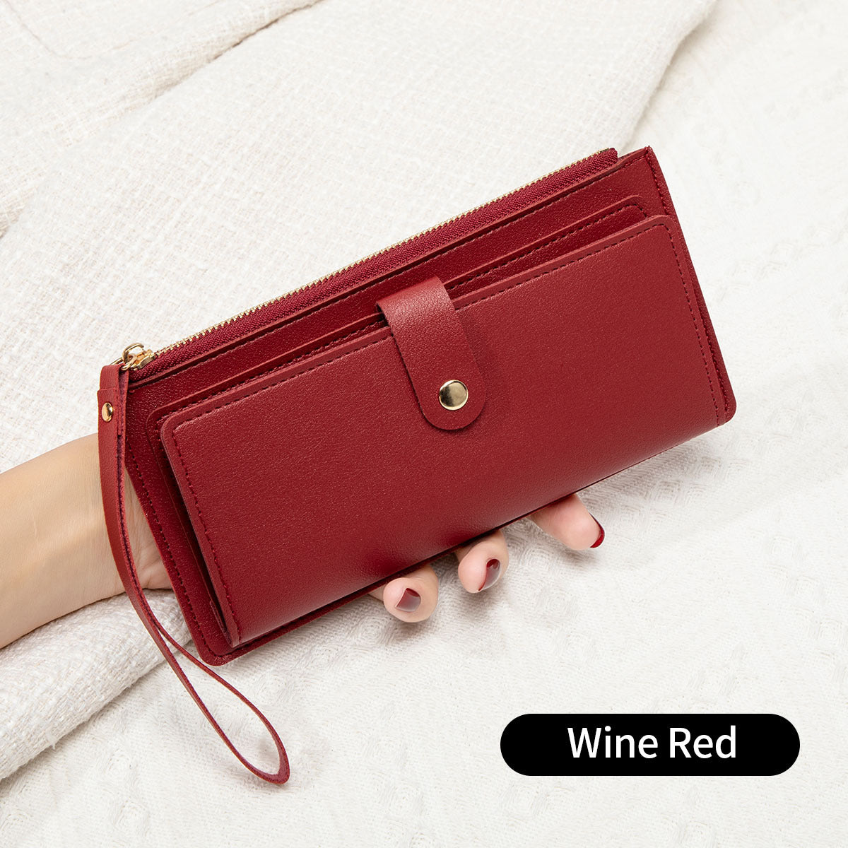 Durable women's wallet with modern style