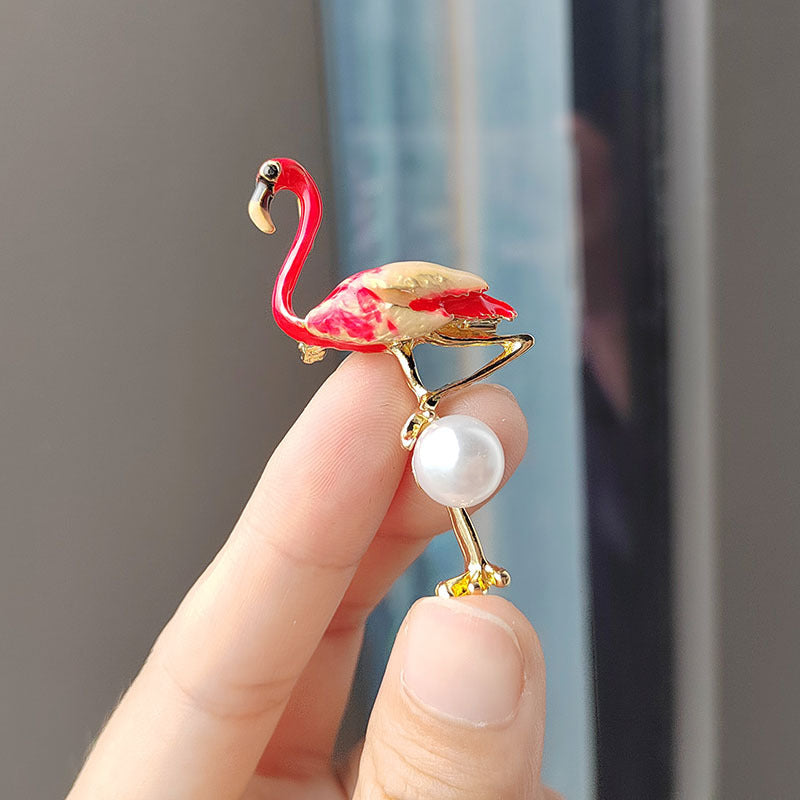 Flamingo Pearl Brooch Image 1