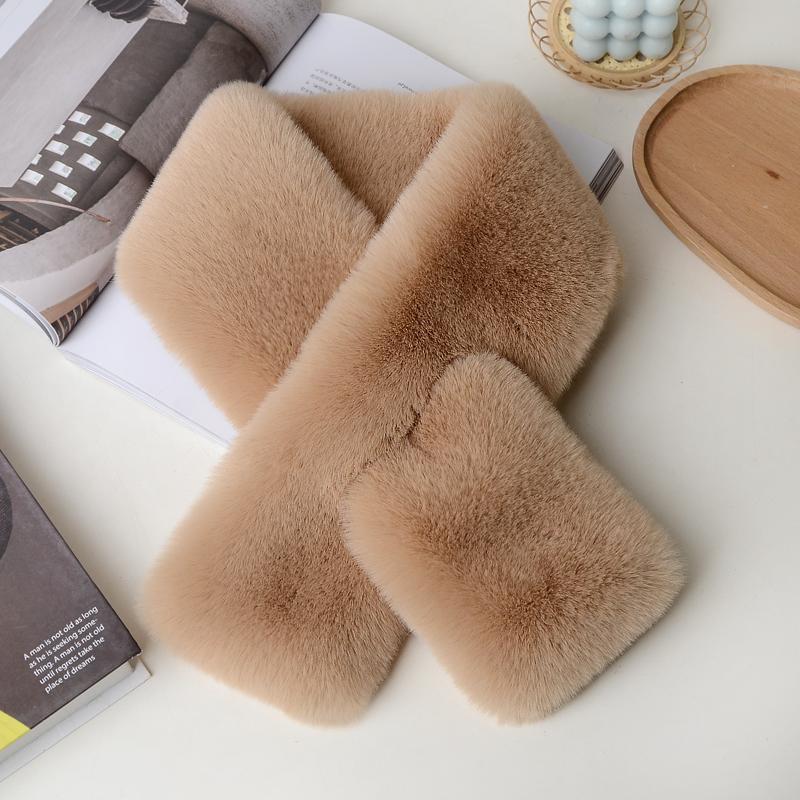 Double-sided plush scarf in various colors