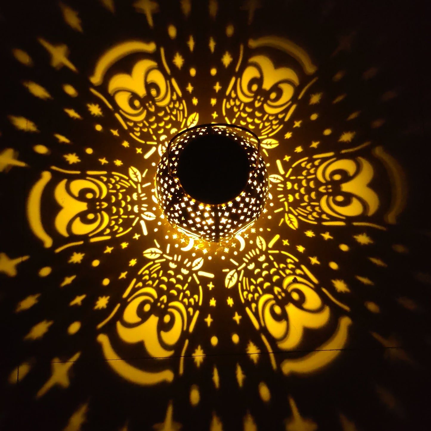 Eco-friendly metal courtyard light for garden use