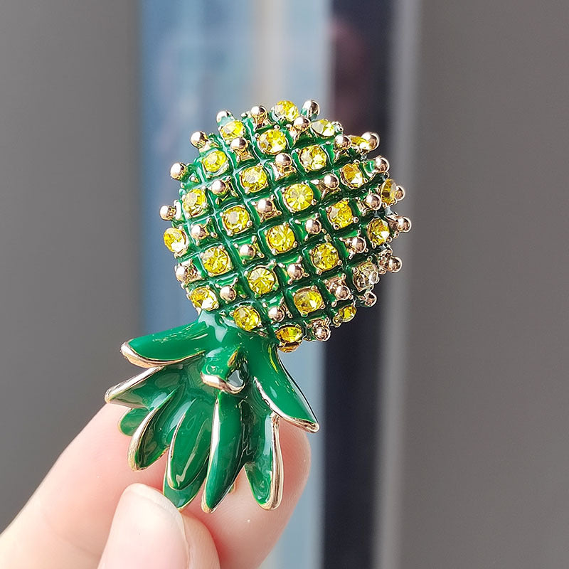 Pineapple brooch front view