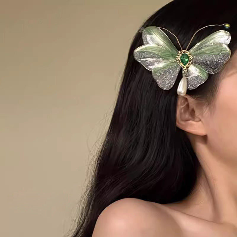 Charming green butterfly hair clip