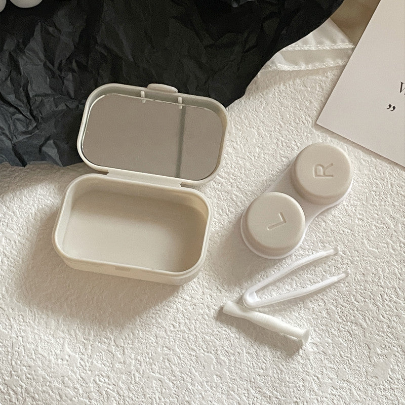 Stylish contact lens case with a chic look