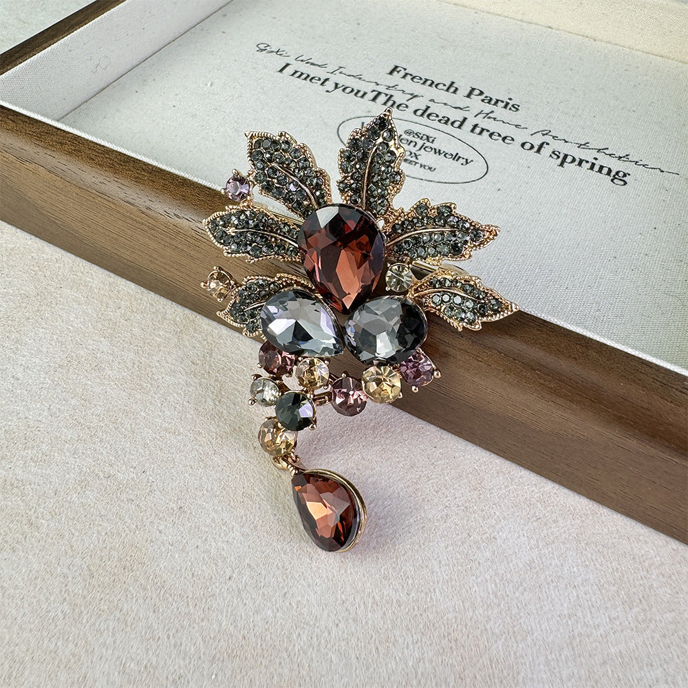 Elegant Floral Brooch Coconut Tree Design Image 1