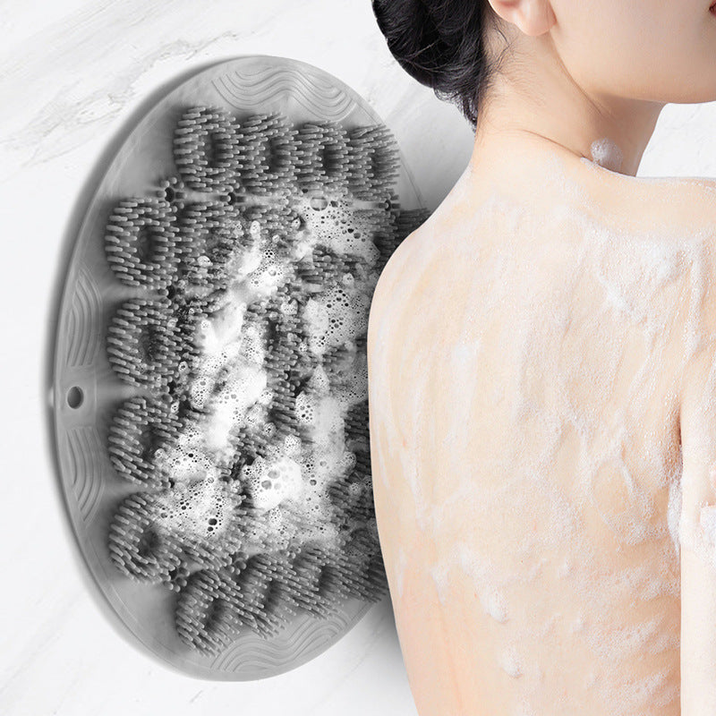 User-friendly back cleaning device