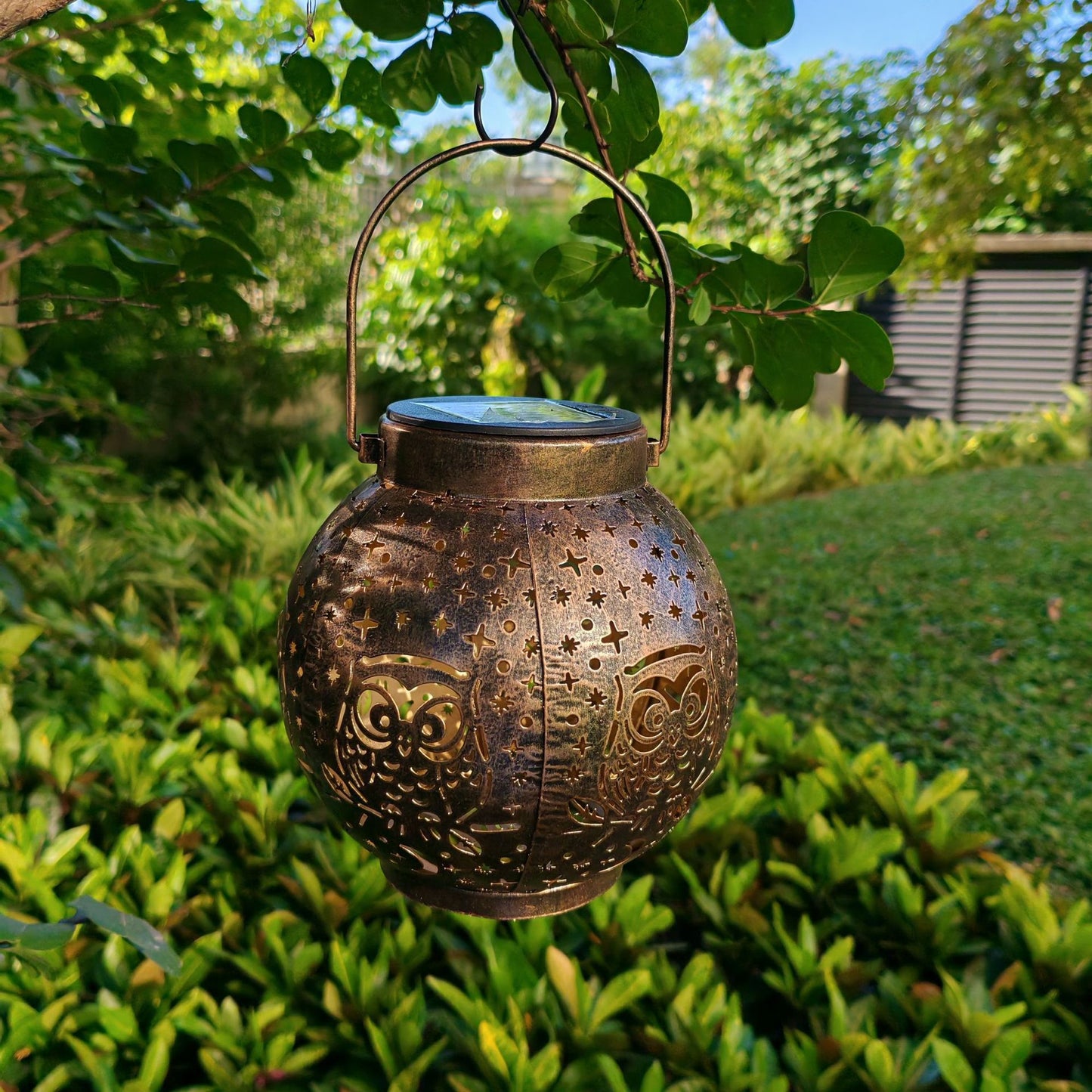 Durable solar-powered light for outdoor decoration