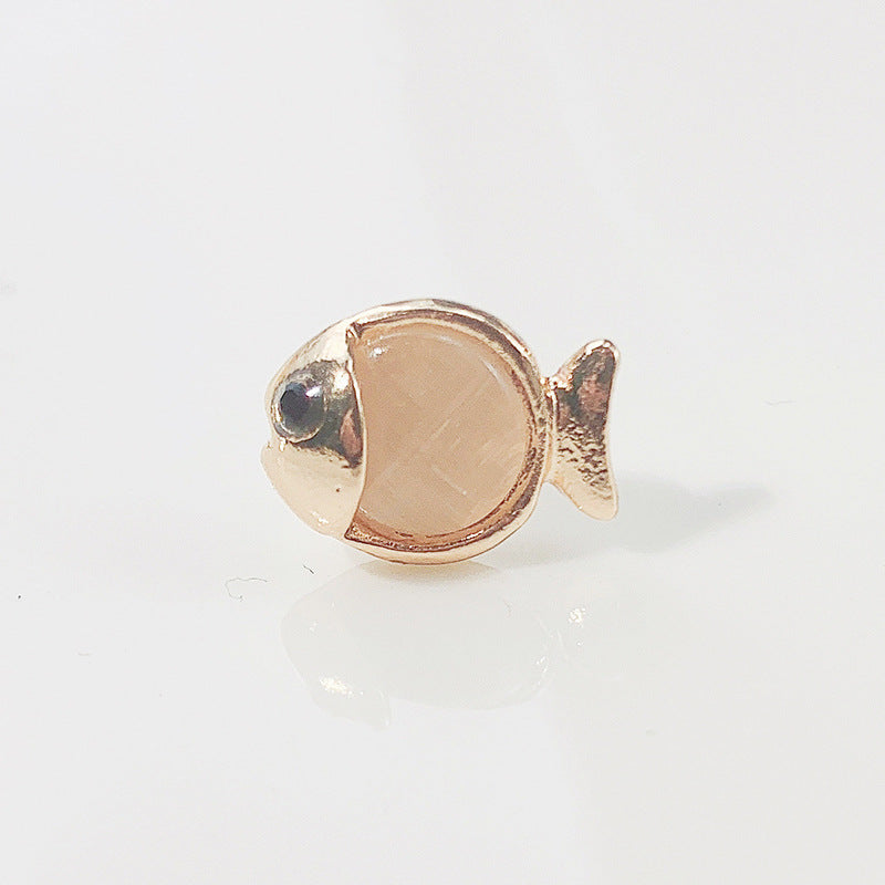 Unisex elegant brooch with charming designs