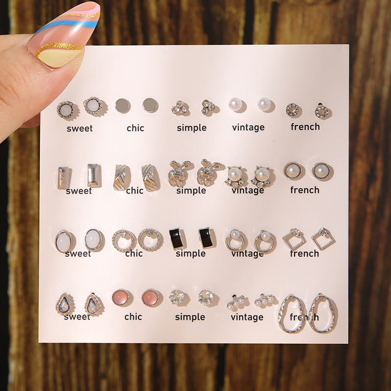 Stunning Pearl Earrings Set Image 10