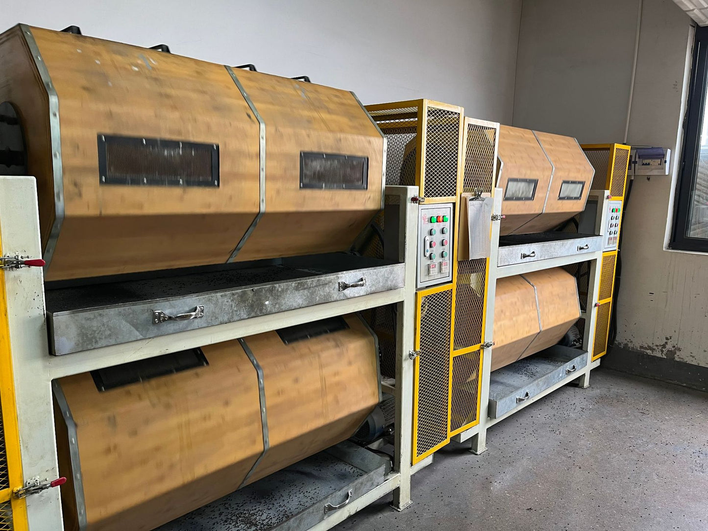 Elegant owl brooch with crystals - image 1