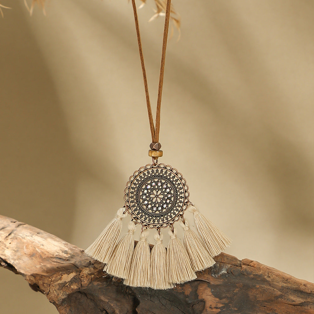 Bohemian necklace in vibrant color options image 3