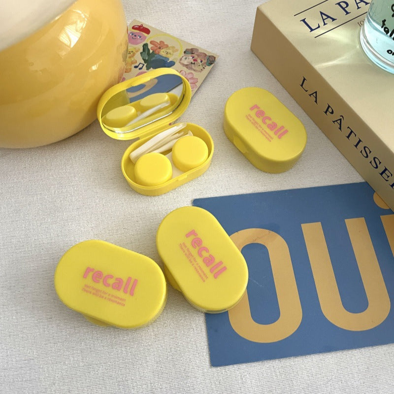 Stylish contact lens case with a chic look