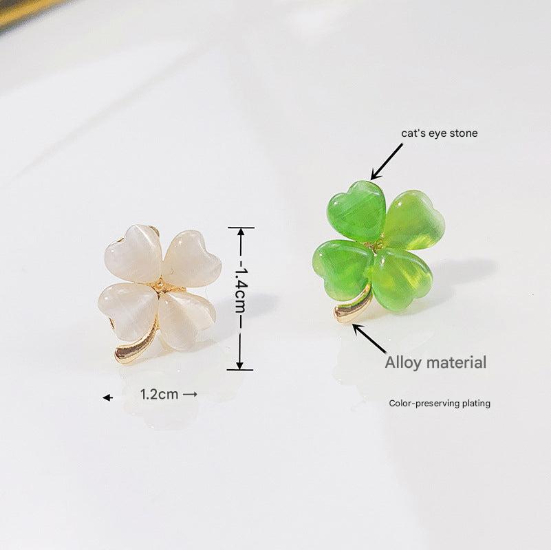 Anti-slip clover leaf brooch design