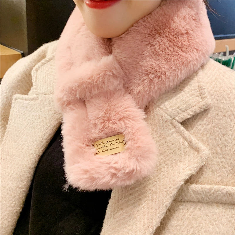 faux fur neck warmer in black