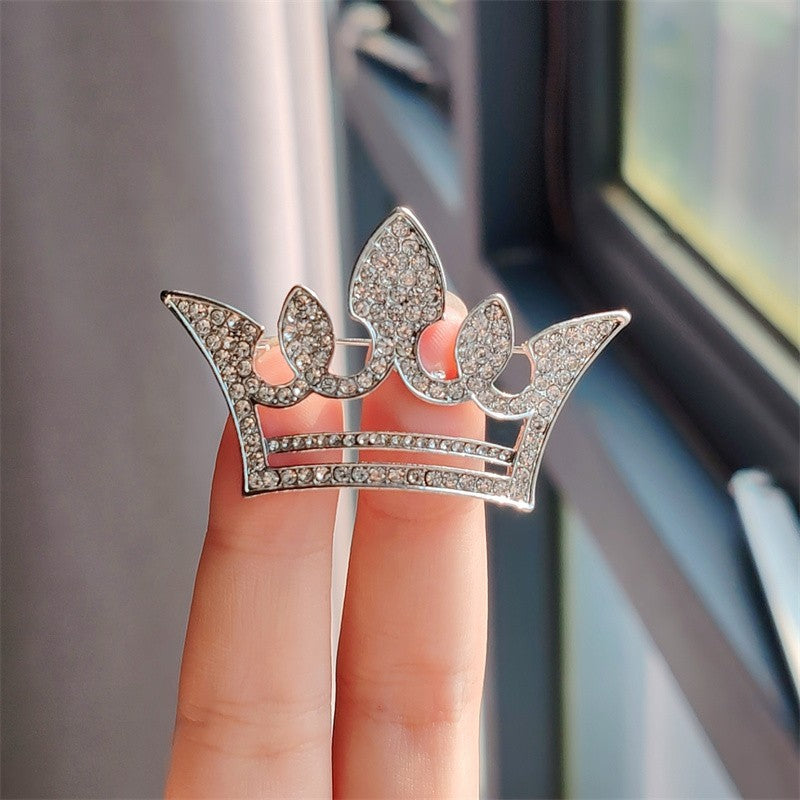 Elegant style crown brooch for women