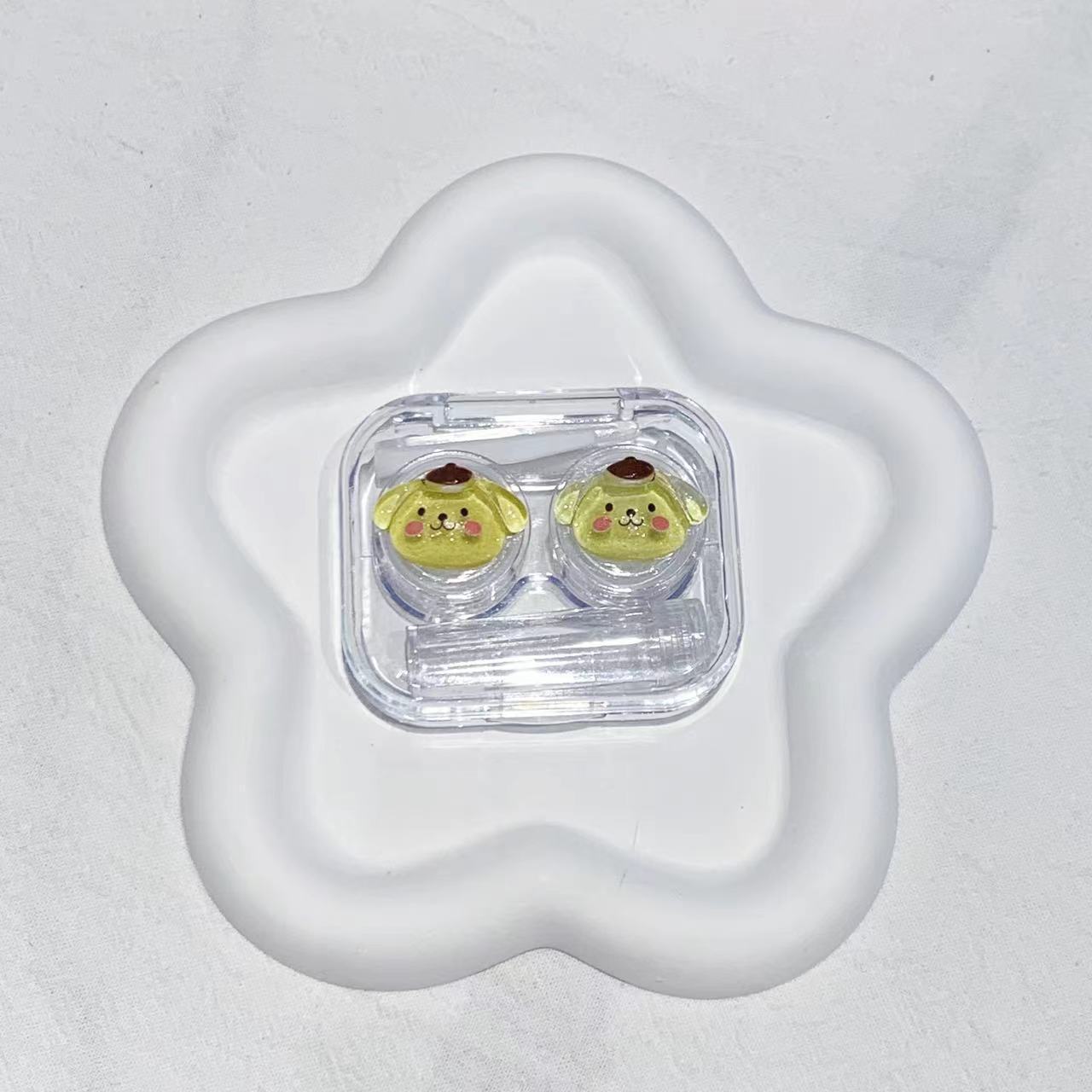 Durable plastic contact lens box for everyday use