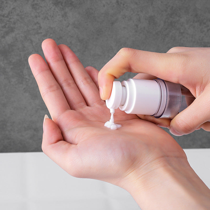Compact travel spray bottle set 1