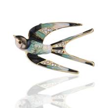 Chic Pearl Brooch with Alloy Base - Image 5