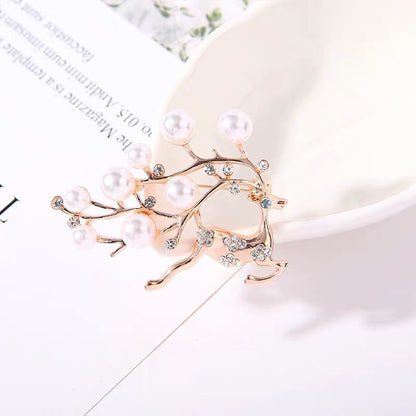 Versatile brooch displayed with a scarf image 2