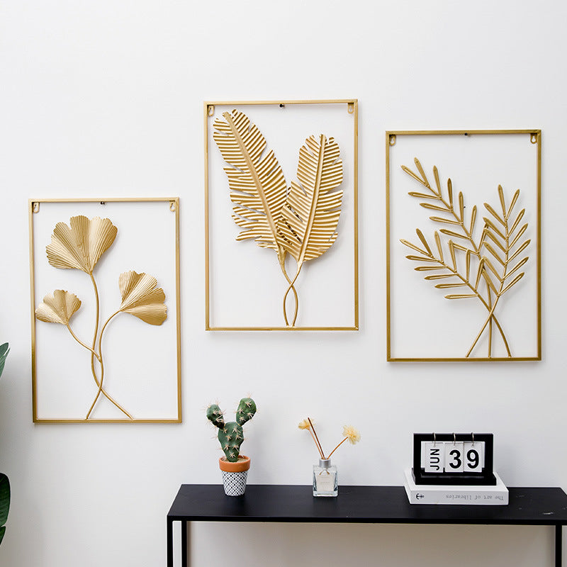 Metal wall decoration above sofa