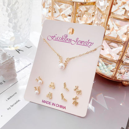 Holiday themed minimalistic earrings