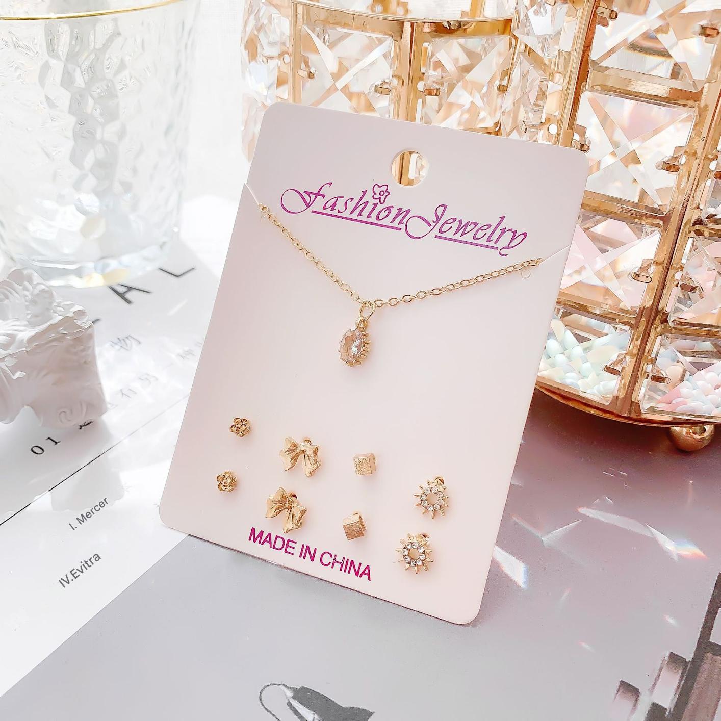 Holiday themed minimalistic earrings