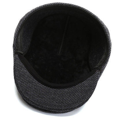 Warm ear protection cap in black