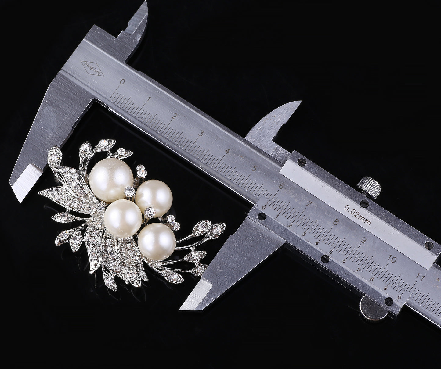 Floral Design Brooch for Women - Image 3