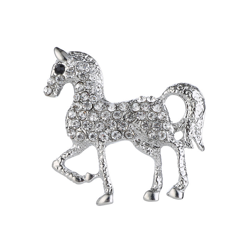 Stylish brooch with cat design