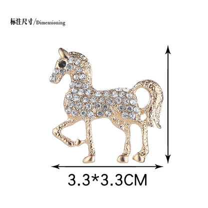 Stylish brooch with cat design