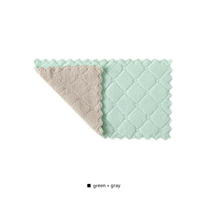 Microfiber dish cloth for absorbent cleaning