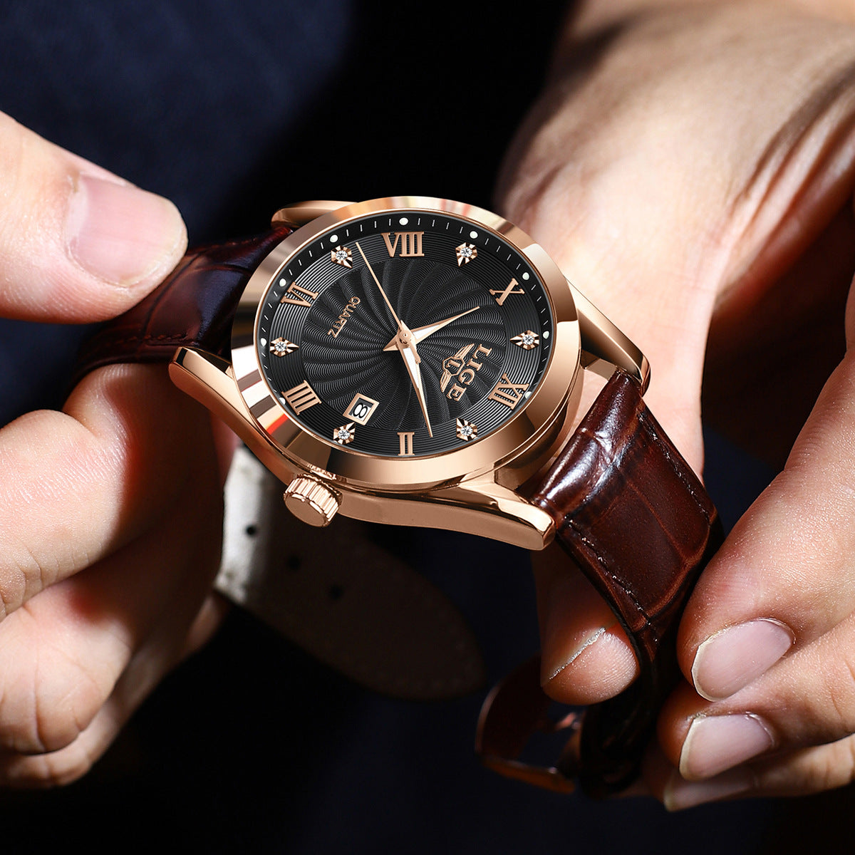 Fashionable watch suitable for casual occasions