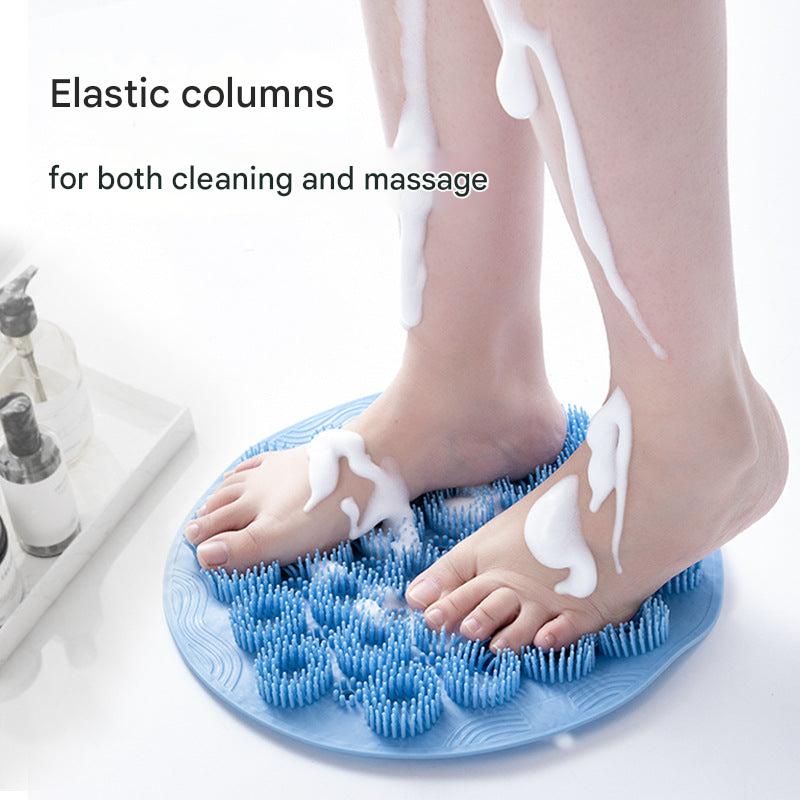 User-friendly back cleaning device