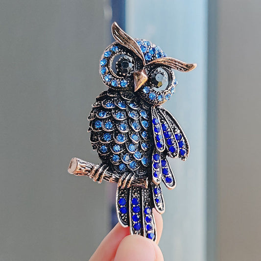 Luxury Diamond-Studded Blue Owl Brooch Pin 1