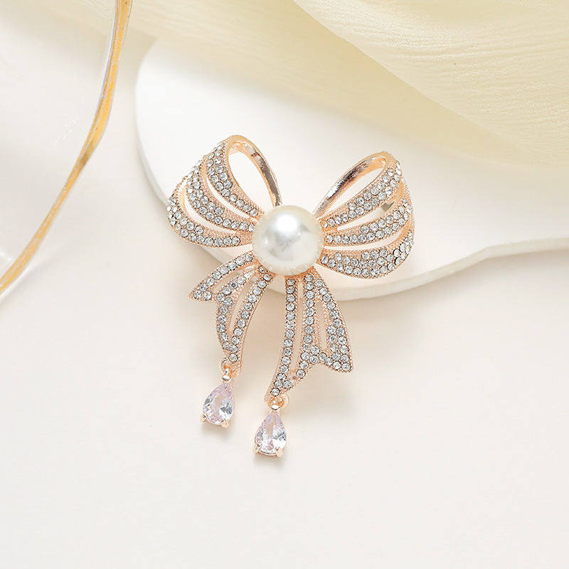 Dazzling brooch accessory for special occasions