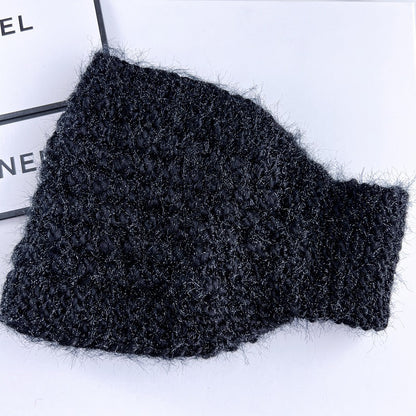 Cozy women's headband