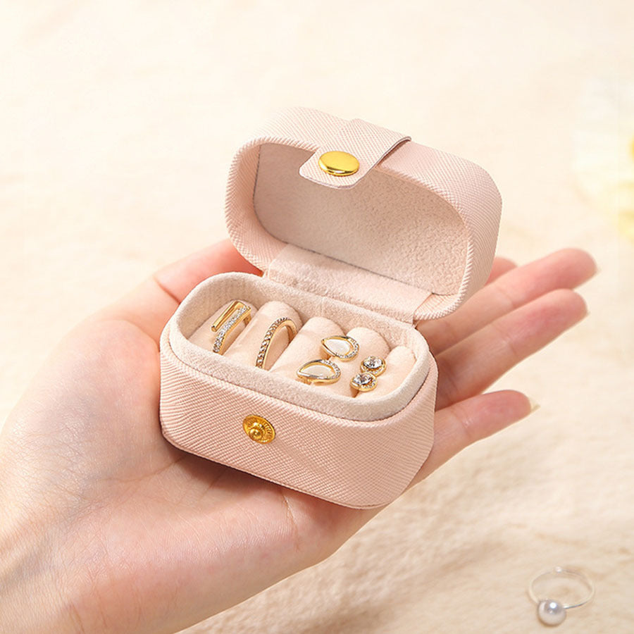 compact organizer for rings