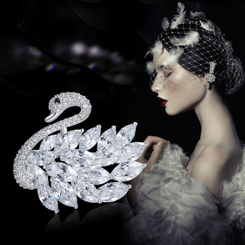 Detailed Look at the Brooch Design Image 6