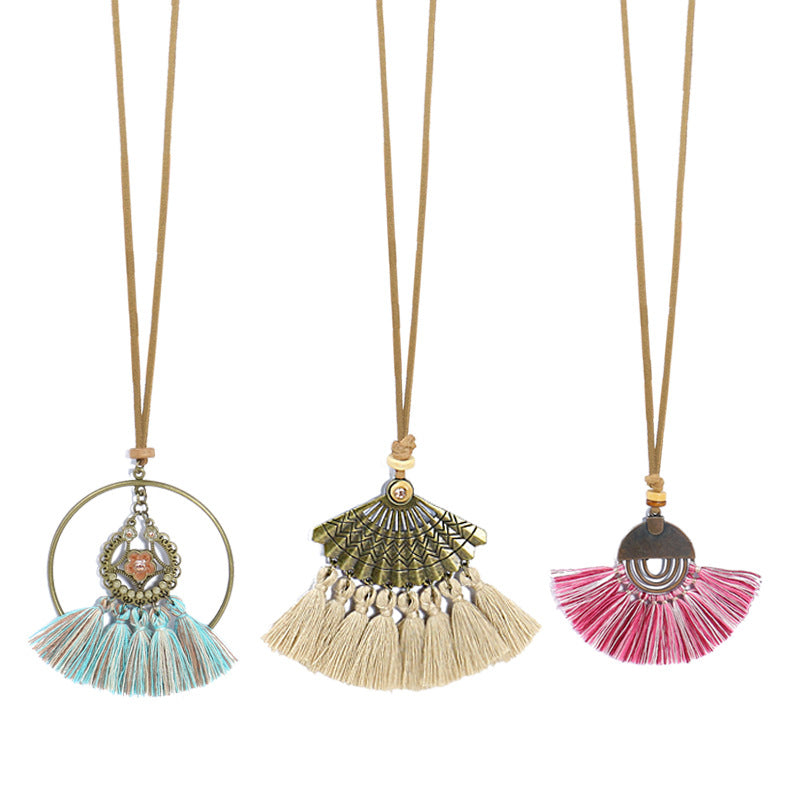 Long necklace styled with casual outfit image 10