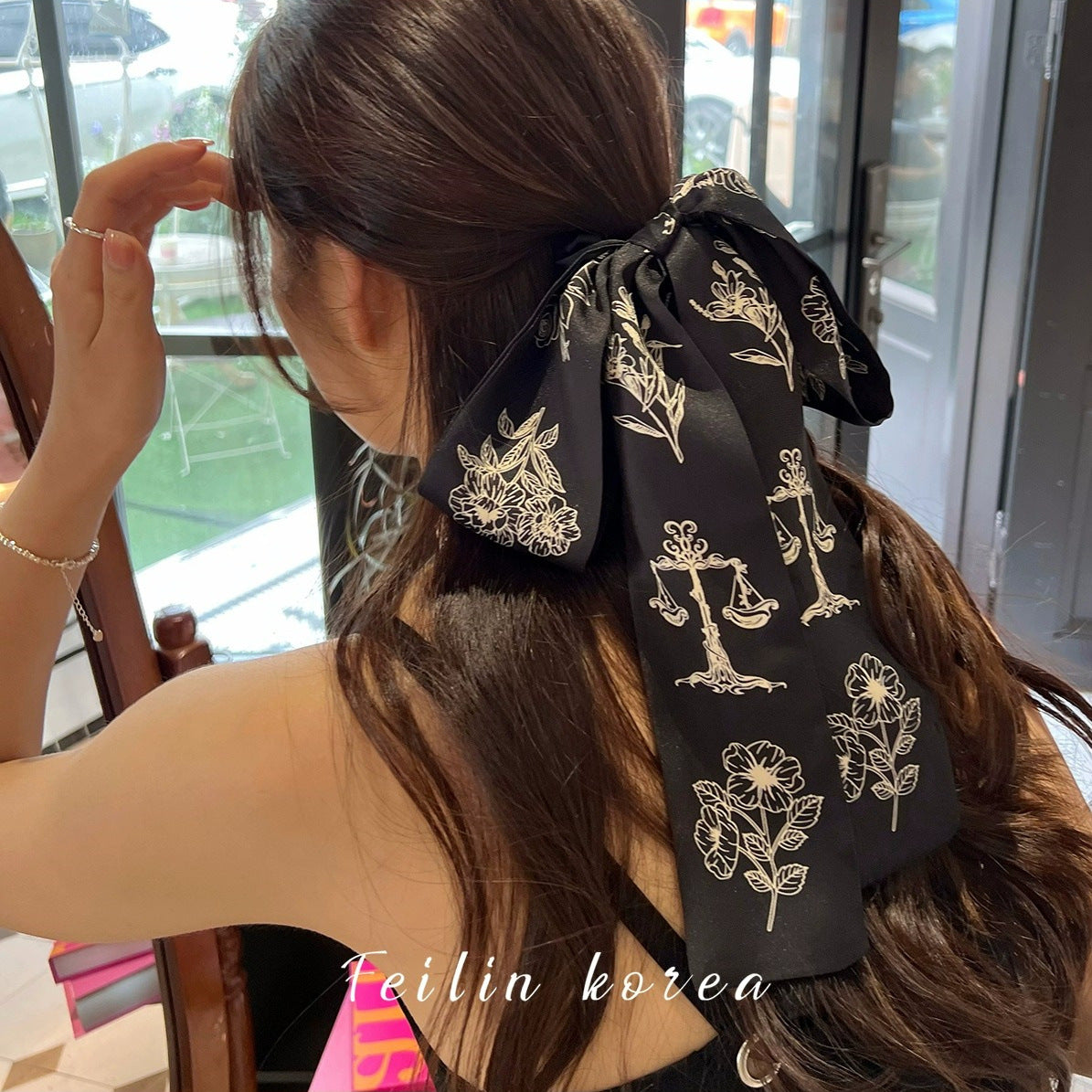 Stylish hair accessory for women in black