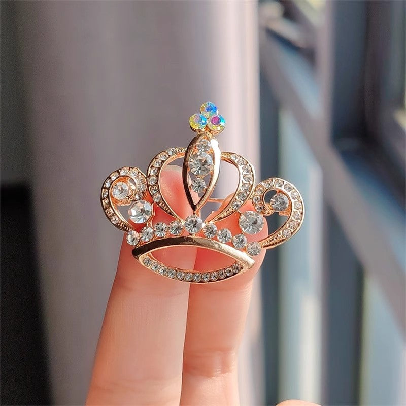 Elegant style crown brooch for women
