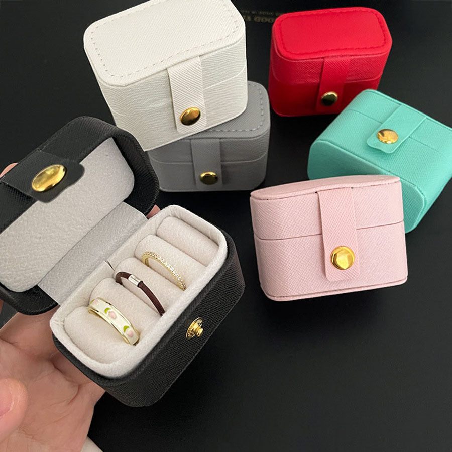 compact organizer for rings