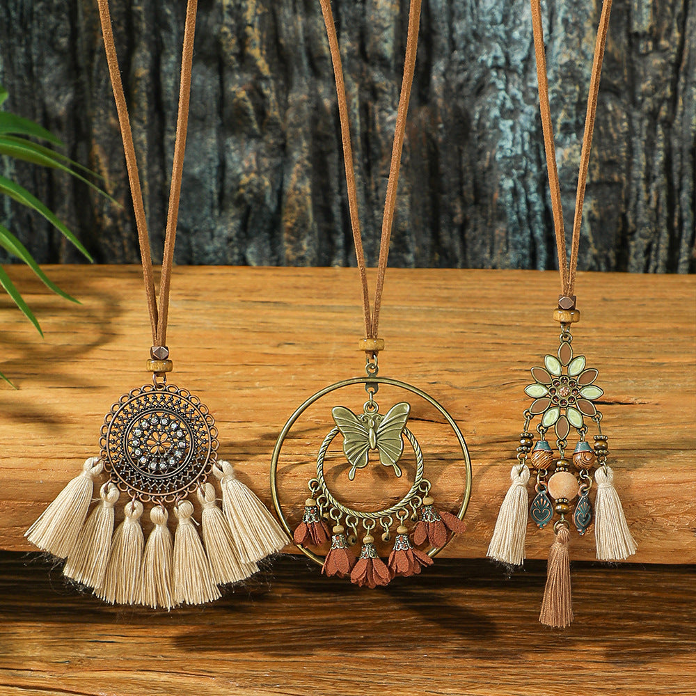 Bohemian necklace in vibrant color options image 3