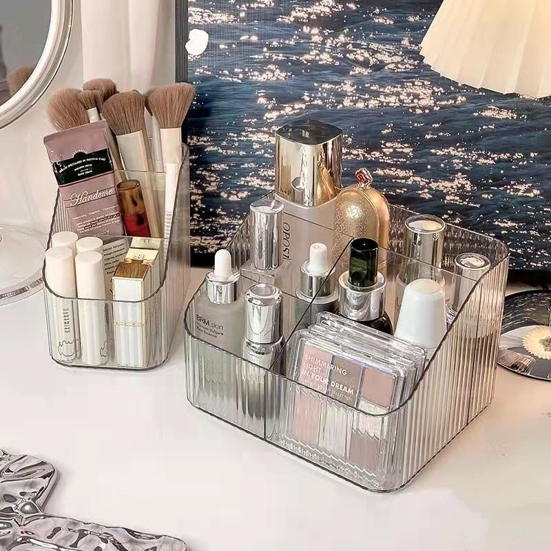 Durable makeup organizer in clear acrylic