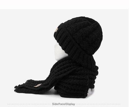 Elegant white knit hat with scarf