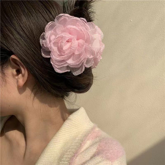 Elegant hair clip with rose design