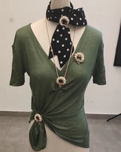 Elegant Floral Alloy Pearl Brooch - Image 1