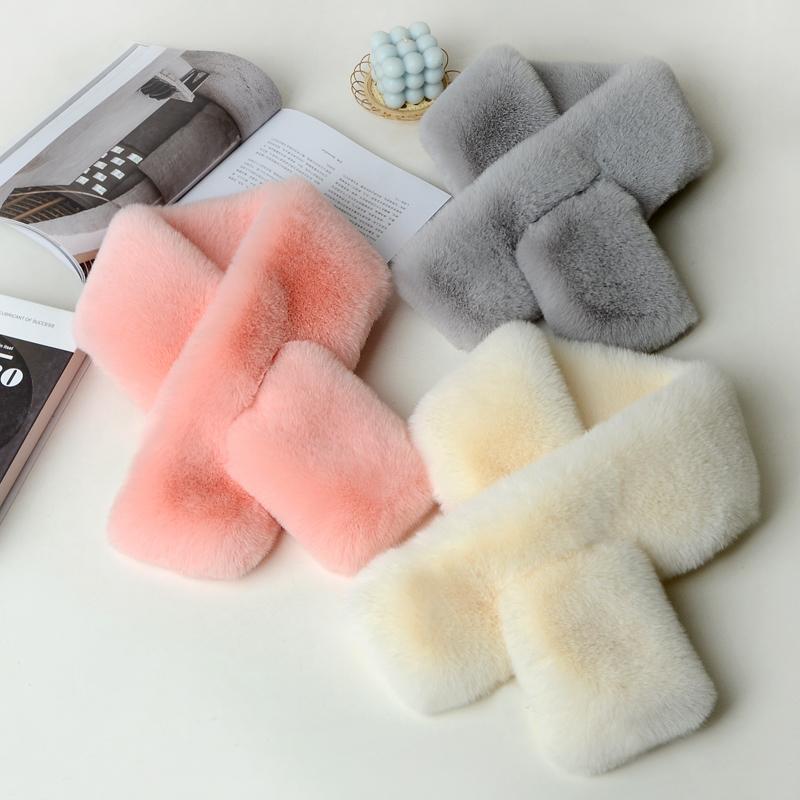 Double-sided plush scarf in various colors